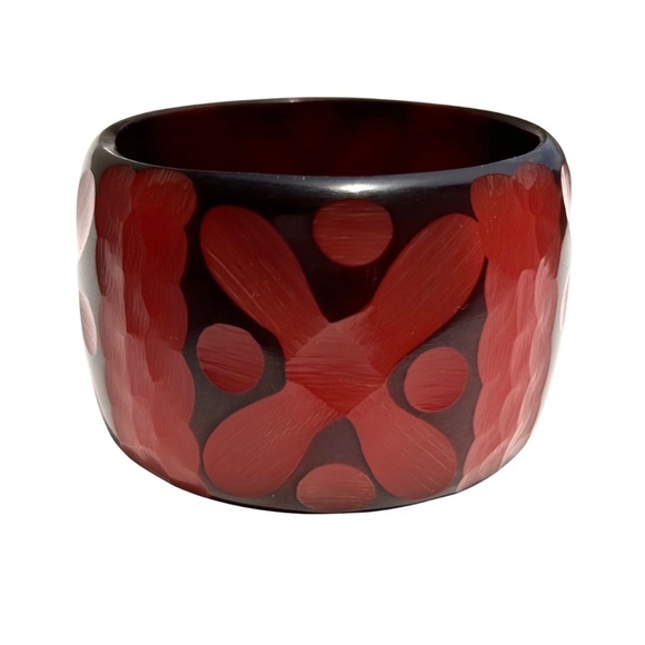 Vintage Wide Carved Plastic Bangle Bracelet - Picture 6 of 9